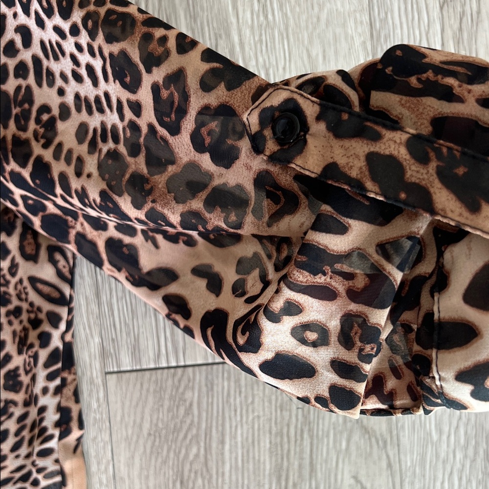 Xtaren Leopard Print Sheer Chiffon Roll Tab Sleeve Tunic Blouse - Picture 4 of 15